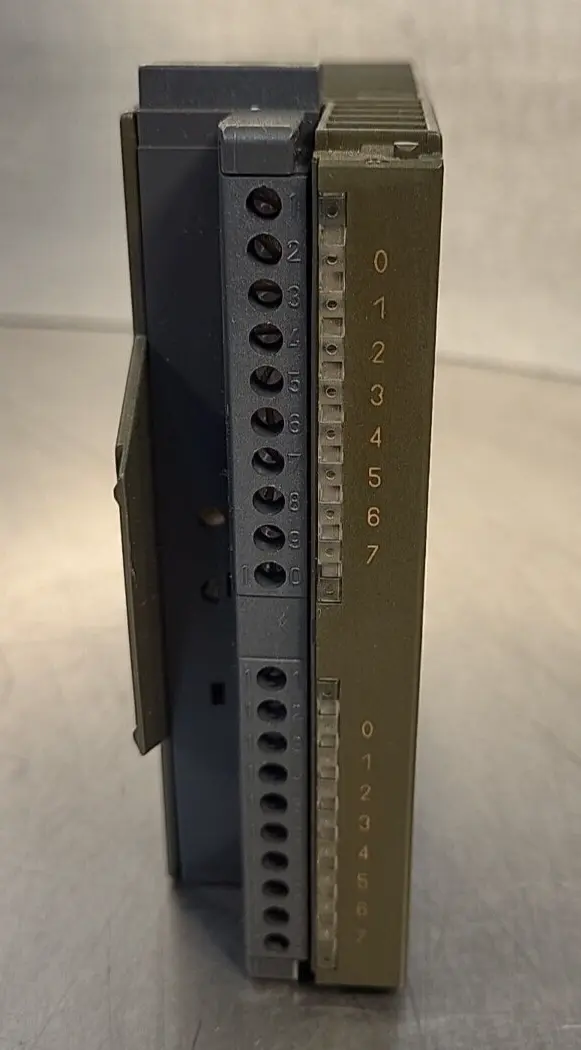 Siemens 6ES7322-1HF01-0AA0 Simatic S7 (BIN 4.5.4 )