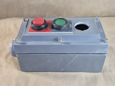 New | in-Stock ALLEN-BRADLEY 800H-R3HAR4RL Switchgears British Columbia CA | Lenmark #239333