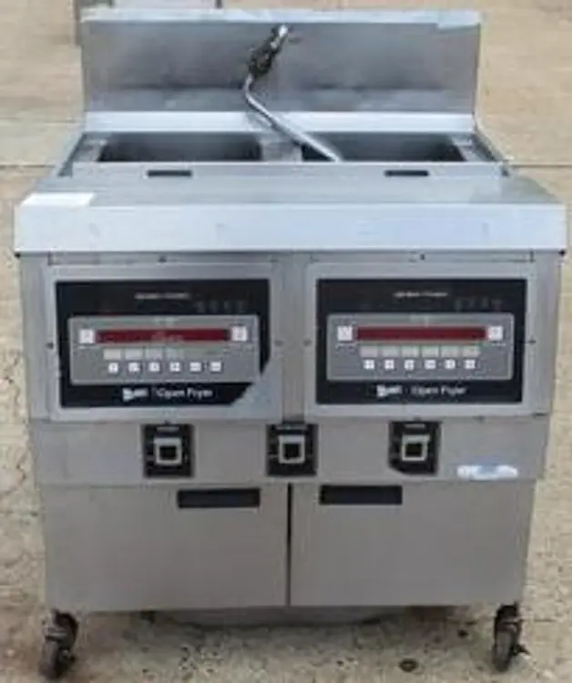 Used HENNY PENNY PRESSURE FRYER Cookers / Coolers / Fryers British Columbia CA | Surrey Food Equipment #1211346