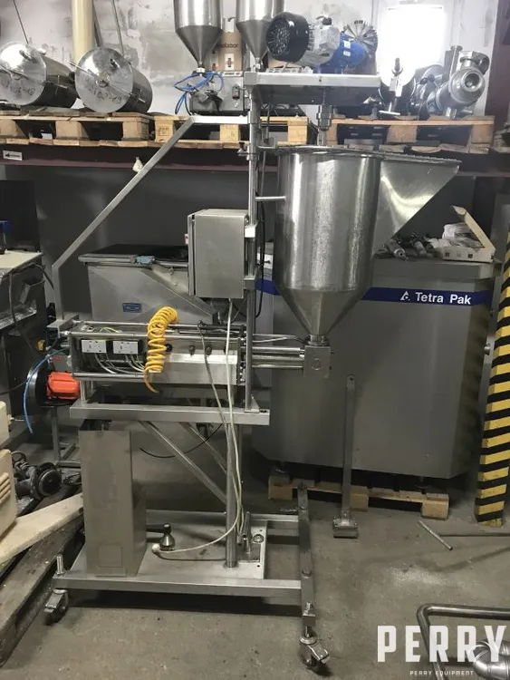 Apple International MR900 Filler Paste - Piston - Pocket | Perry Equipment