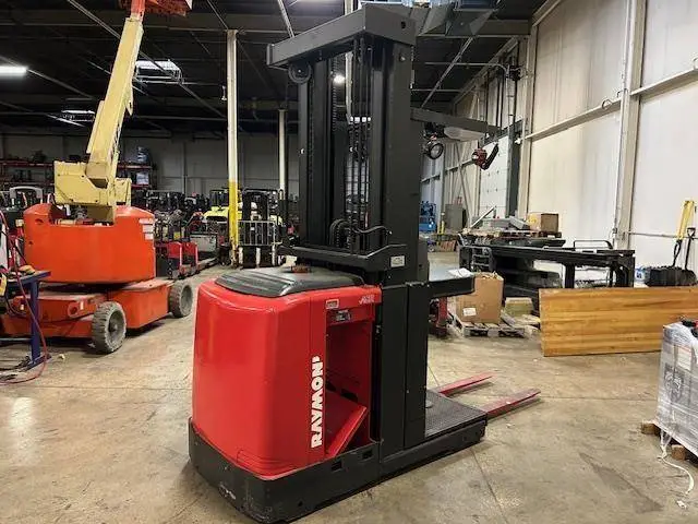 Used 2014 RAYMOND 520OPC30TT Order Pickers Illinois US | Somerset Equipment Sales #1546176
