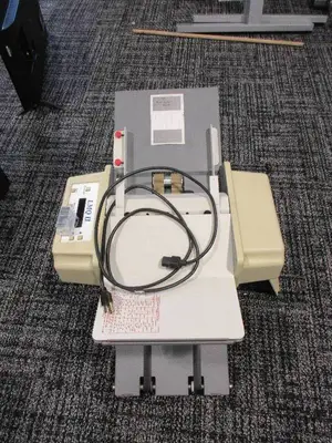 BL INFINITY SOLUTIONS PRESSURE FOLDER AND SEALER