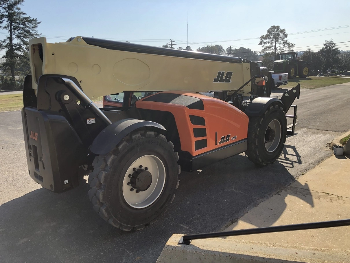 USED 2019 JLG 1255