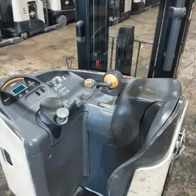 USED 2016 CROWN RR5725-45