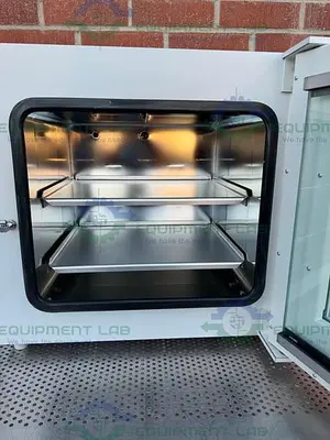 USED THERMO SCIENTIFIC VT 6060 M VACUUM OVEN 200°C, 1.8 CU FT, 120V, MFG 2022