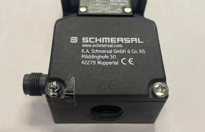 USED SCHMERSAL AZ16-02ZVRK-STL-1762