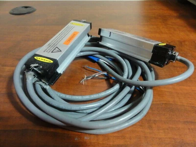 (2) Banner LX3ESR Short Range LX Series Emitters with Style 2517 Cables