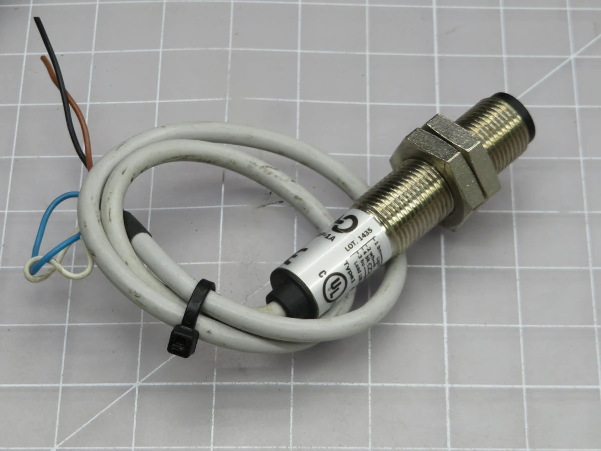 Used M-D _UNKNOWN_ Photoelectric Sensors | OCO Industrial #1619277