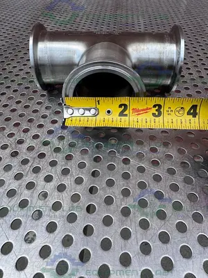 USED 3 WAY 316L STAINLESS STEEL TEE W/ 2" SANITARY FITTINGS & 2" CENTER