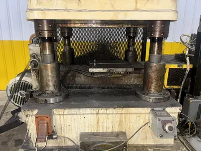 40 TON RLM MODEL #R40 4-POST CUTOFF PRESS & SERVO DIE ACCELERATOR: YOBRO #23887
