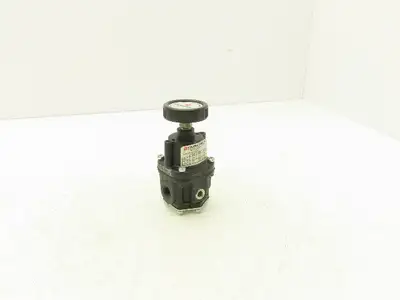 Fairchild 1022 Pressure Regulator 0.5-10 PSI Range 250 PSI Max 1/4" NPT