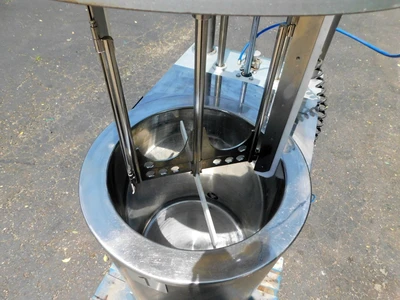 USED VE TRA CO MIXING TANK 15 GALLONS
