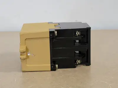 USED ALLEN-BRADLEY 700-P200A1