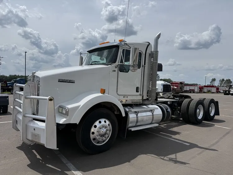Used 2021 KENWORTH T800 SERIES Conventional trucks Minnesota US | Carco Truck & Equipment #1514165