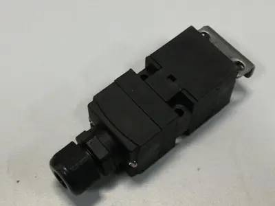 USED SCHMERSAL AZ 17-11ZK