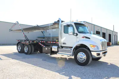 New | in-Stock 2027 PETERBILT 548 Rolloff Trucks Texas US | Roll Off Truck World #1492014