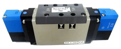 NEW BOX OF 2 SMC VSS8-6-FG-D-3EZ-V1-Q PNEUMATIC VALVE VSS86FGD3EZV1Q