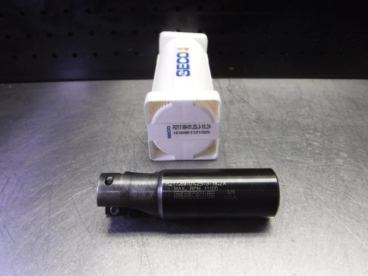 SECO 1.250" 2 Flute Coolant Thru Indexable Endmill R217.69-01.25.3-18.2A (LOC282)