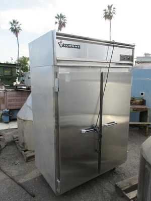 Victory 2-door commercial refrigerator