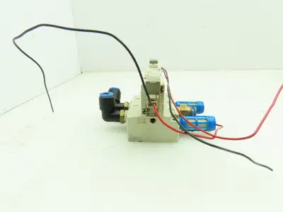 SMC SY7240-5LO-02 Solenoid Spool Valve 2 Position Double Acting 24VDC