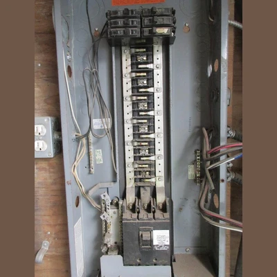 USED SQUARE D Q2MT