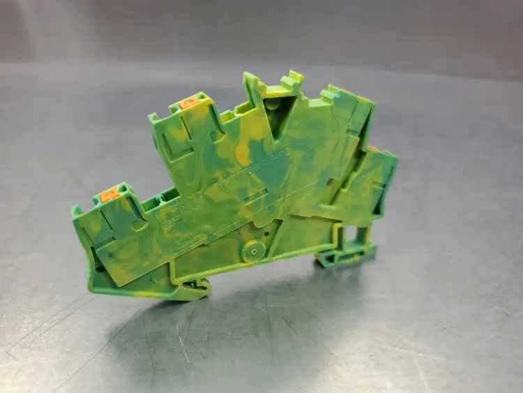 Used Phoenix Contact IEC 60947-7-2 Terminal Blocks South Carolina US | Palmetto Automation #1161246