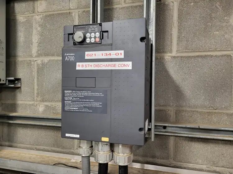 Used MITSUBISHI FR-A760-00220-NA Switchgears British Columbia CA | Lenmark #240737