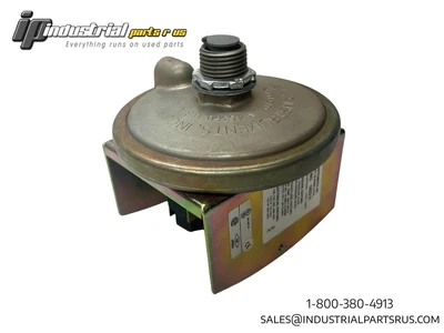 NEW DWYER 1823-5