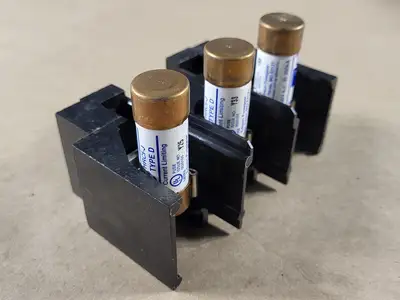 Disconnect Switch w/ 3 Times 30 Amp Fuse JDL30