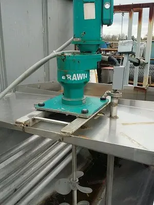 USED SOLAR 400 GALLON MIXER
