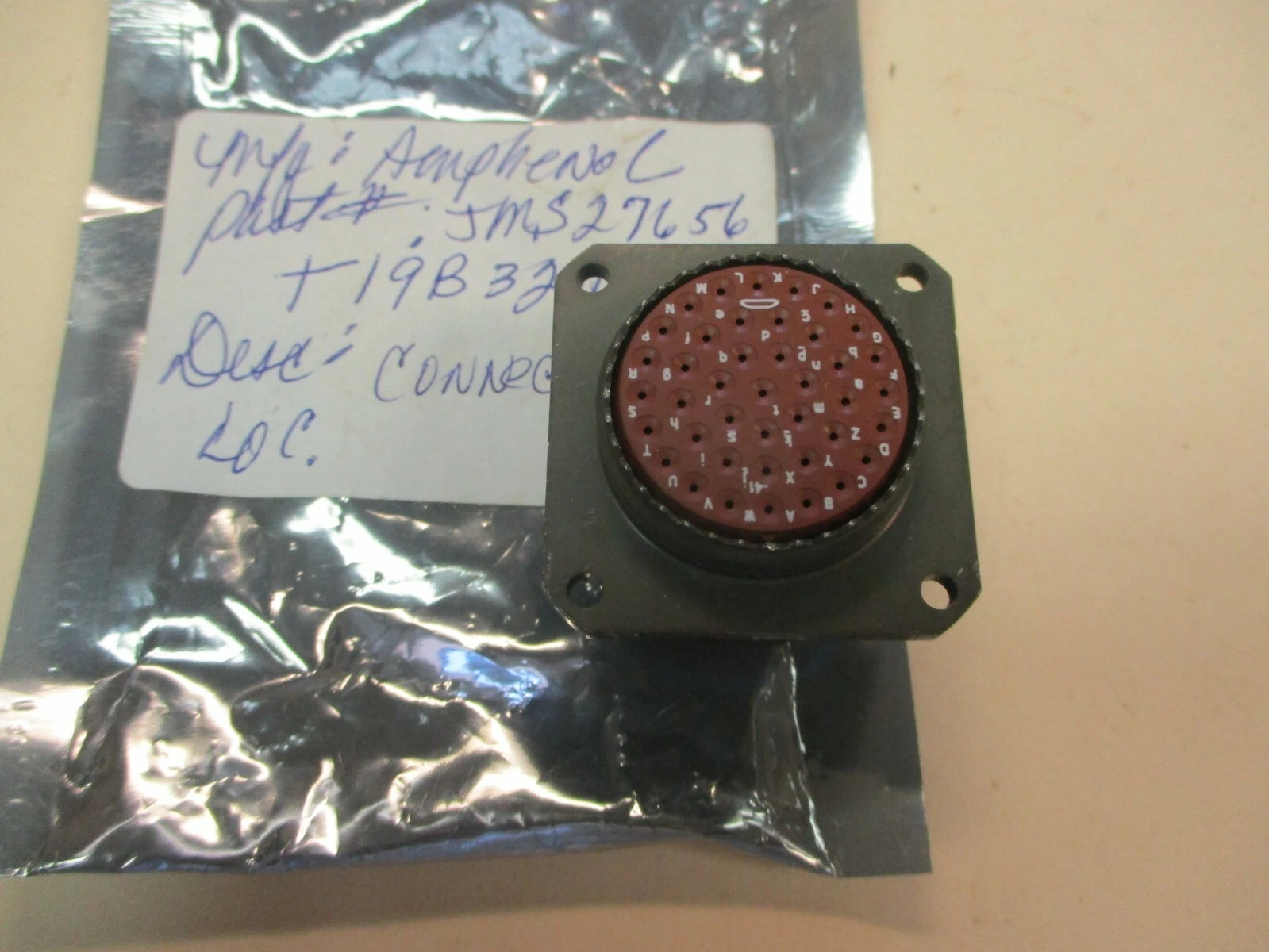 NEW Amphenol JMS27656T19B32A