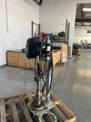 USED 1900 GRACO L-S20 5 GALLON