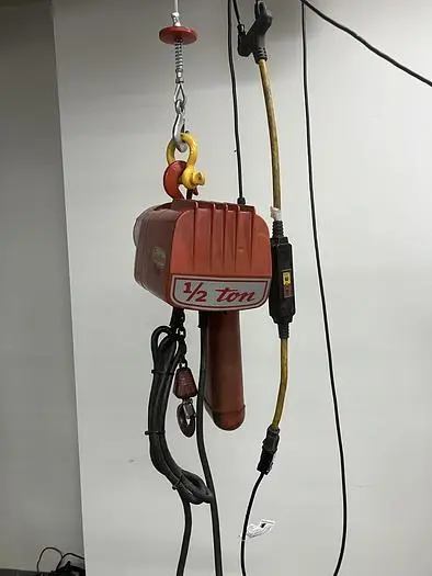 Used DAYTON 1/2 TON HOIST _UNKNOWN_ Hoists (All Types) | Paper Converting Equipment #395884