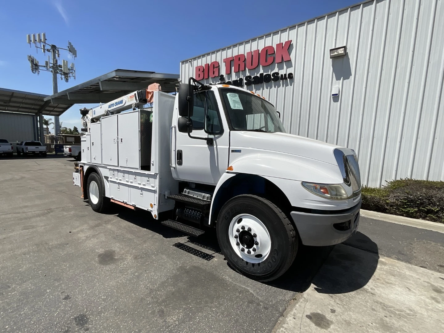 Used 2012 INTERNATIONAL 4300 Service & Utility Trucks California US | Big Truck & Equipment #1412338