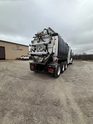 2015 SUPER PRODUCTS MUDDOG 1600 Hydro Excavator | VacSource (8)