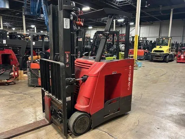 Used 2018 RAYMOND 425C35TT 3-Wheel Stand up Electric Counterbalance Forklifts Illinois US | Somerset Equipment Sales #1546192