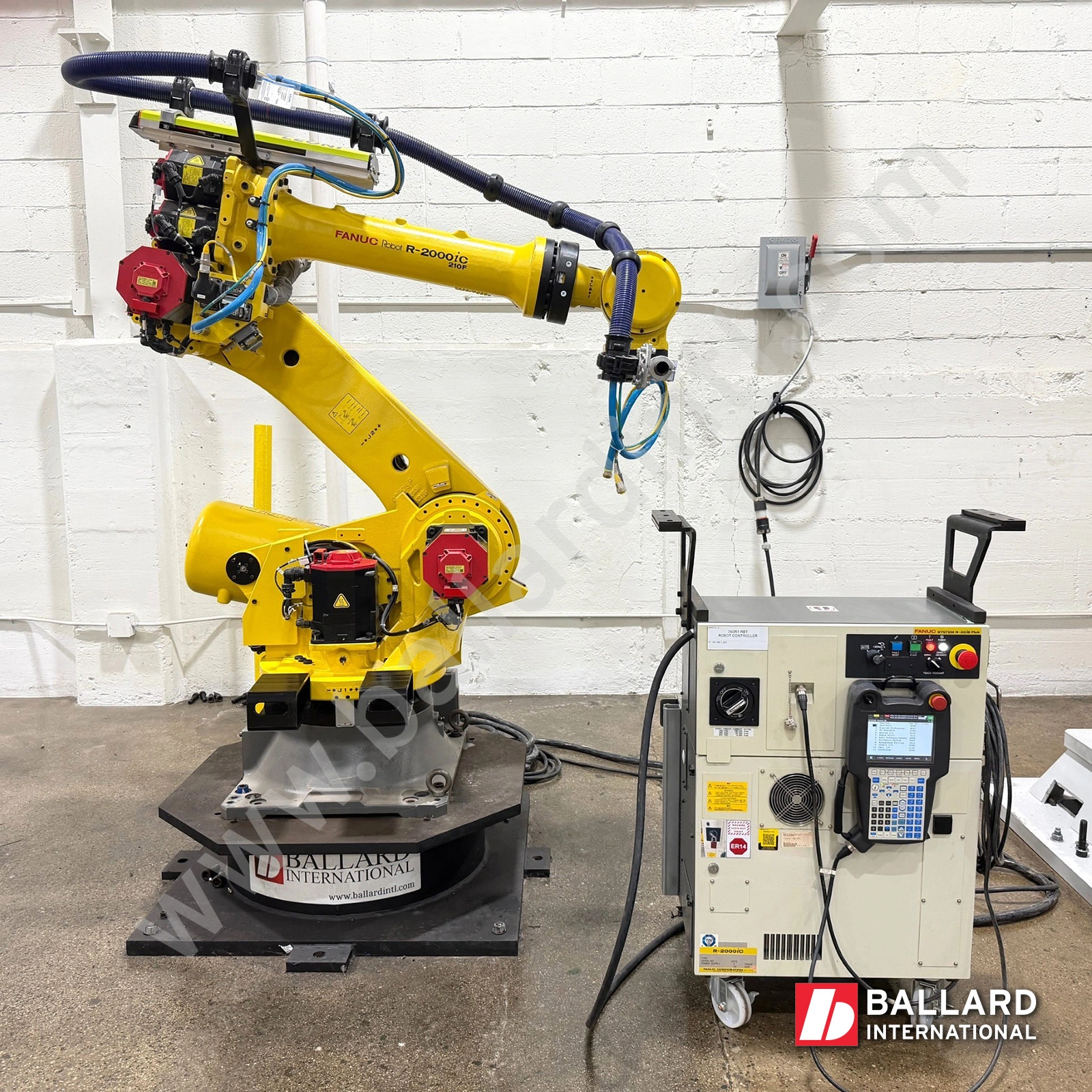 FANUC R-2000iC/210F Robot w/ R30iB Plus – NEW! NEVER PUT INTO PRODUCTION