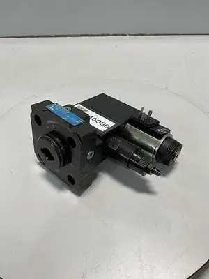 USED VICKERS DG4V-3S-8BL-VM-U-HL7-61-EN490