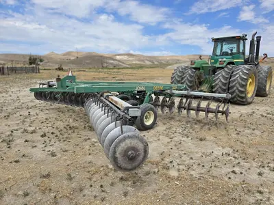 USED JOHN DEERE 335