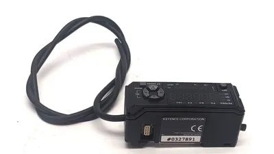 GT-72AP | Keyence  Amplifier Unit DIN Rail Type PNP MISSING COVER - Used