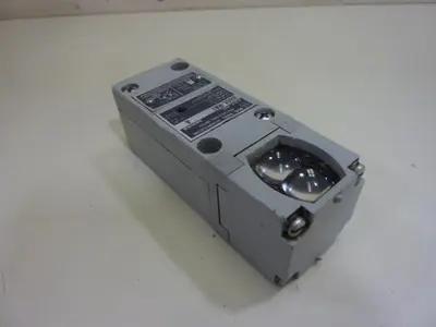 USED ALLEN BRADLEY 880L-RA1 SER A