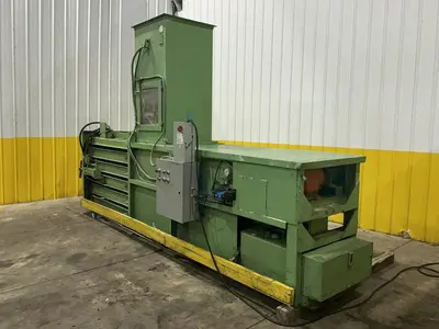 30" X 42" BALEMASTER MODEL #360A CLOSED DOOR HORIZONTAL HYDRAULIC BALER: YOBRO #25088