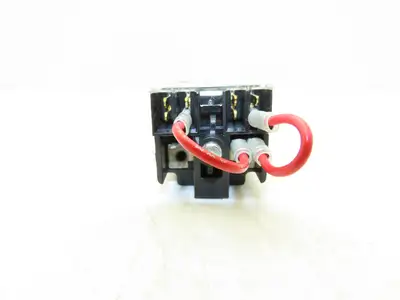 Allen Bradley 800MR-PT16R Small Round Pilot Light XFMR 120V Red Lens 22.5 mm