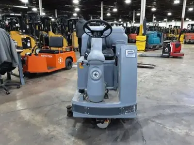 USED 2009 ADVANCE ADGRESSOR 3820D