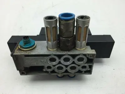 Festo MUHX2-ZP-D-1-24G Solenoid  Valve 145 PSI W/NASE-1/4-1-ISO 1/4" NPT