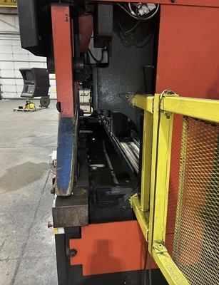 1998 AMADA HFBO 220 -4 Press Brakes | Bayou Machinery (5)