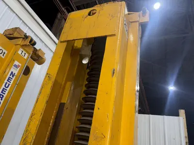 (4) 20 TON (160,000 LBS TOTAL) RAILWAY / NEUERO HEAVY DUTY MOBILE VERTICAL LIFT JACKS: YOBRO #23870