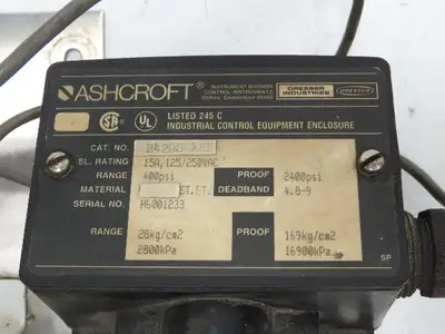 Air Products E13CP145D Helium Gas Pressure Regulator Switch Changeover Panel