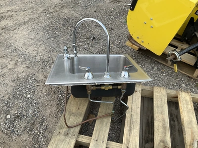 Used _UNKNOWN_ _UNKNOWN_ Sinks Michigan US | Miedema Asset Management Group #1475638