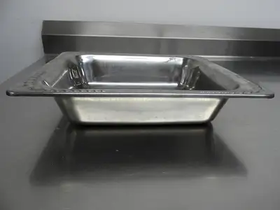Used Golden Corral Used Vollrath 8230720 Miramar 3.4Qt Rectangular Decorative 1/2 Size Food Pan Steam Pans Illinois US | Falcon Restaurant Supply #1376480